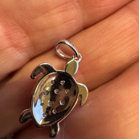 925 Sterling Silver Moissanite Turtle Pendant - Picture 5 of 5